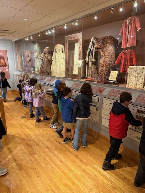 Kids viewing display